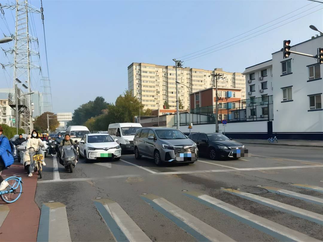 “都挺守规矩<strong></p>
<p>币安交易所平台</strong>，就是过不去……”北京这个路口能优化吗？