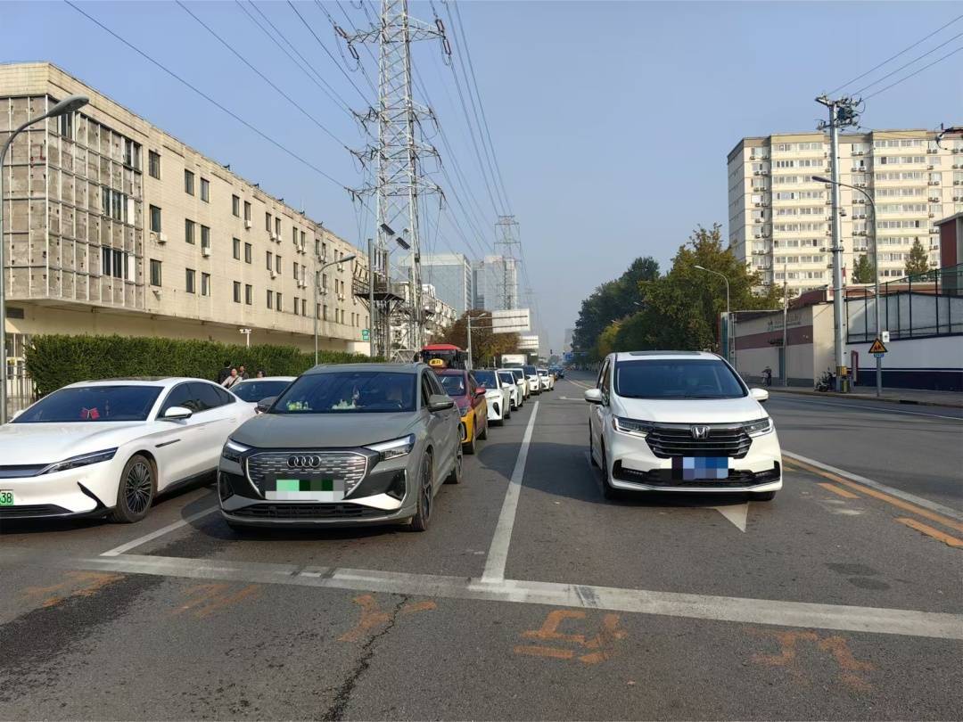 “都挺守规矩<strong></p>
<p>币安交易所平台</strong>，就是过不去……”北京这个路口能优化吗？