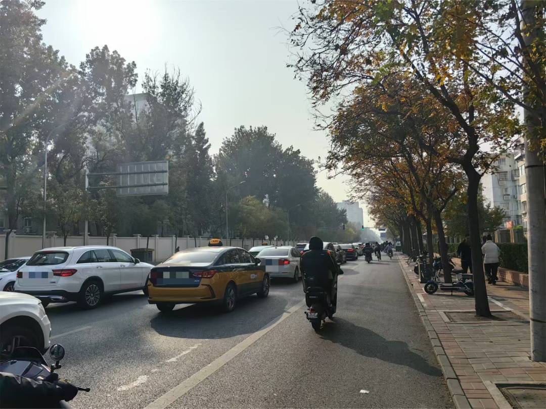 “都挺守规矩<strong></p>
<p>币安交易所平台</strong>，就是过不去……”北京这个路口能优化吗？