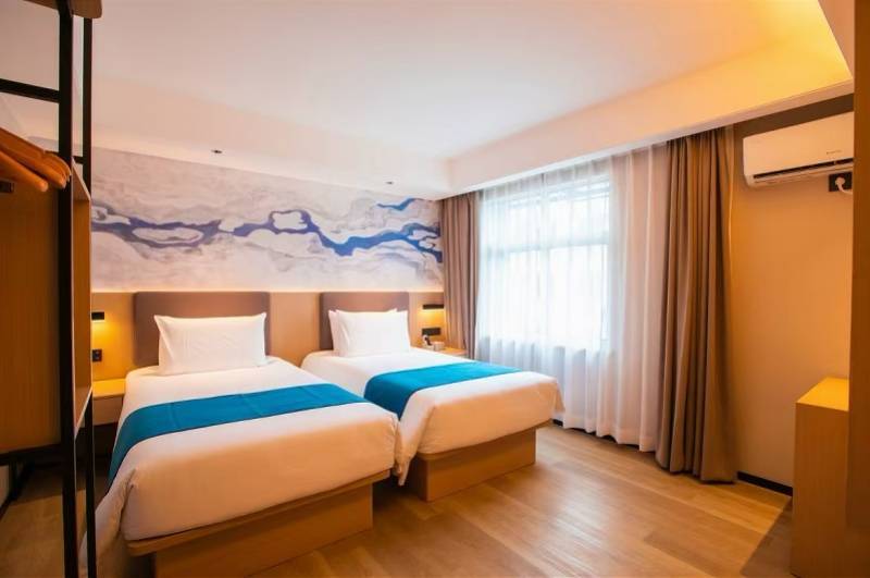 情侣自曝凌晨在深圳一酒店遭两男子刷卡闯进<strong></p>
<p>公信宝在什么平台交易</strong>！店家称警方介入