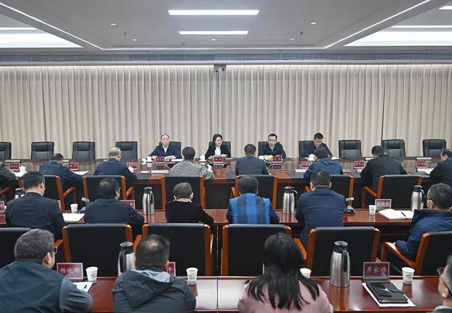 <strong></p>
<p>公信宝在什么平台交易</strong>他任武汉市委常委、东湖高新区党工委书记