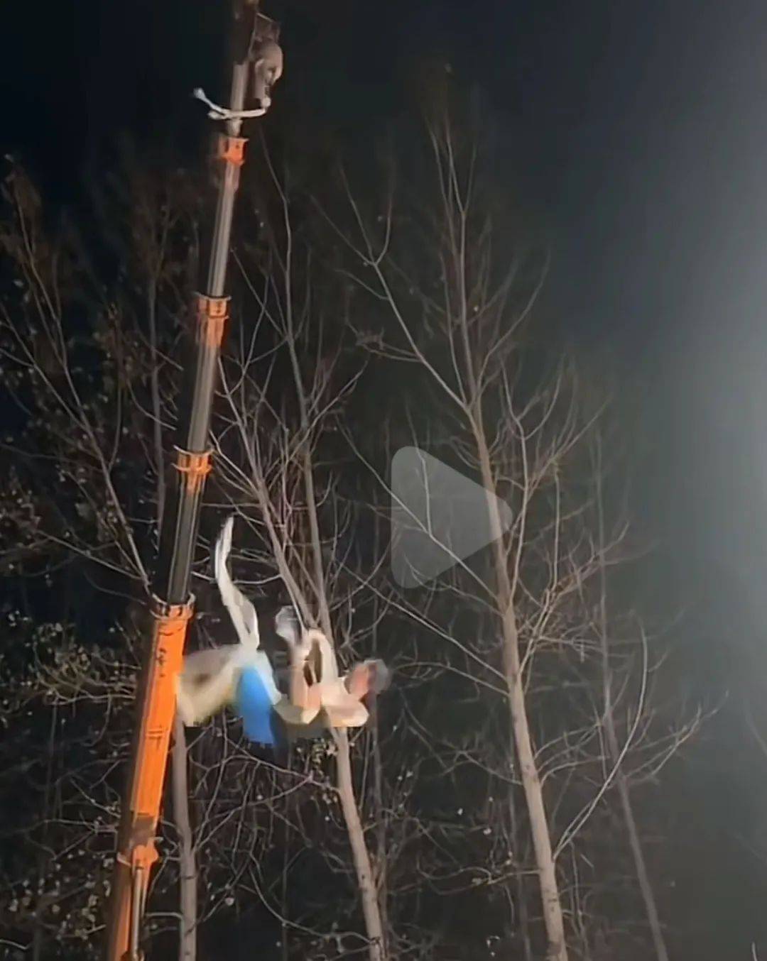 河南一杂技演员直播时坠落砸地<strong></p>
<p>公信宝gxs交易平台</strong>，其妻子曾因杂技表演坠亡