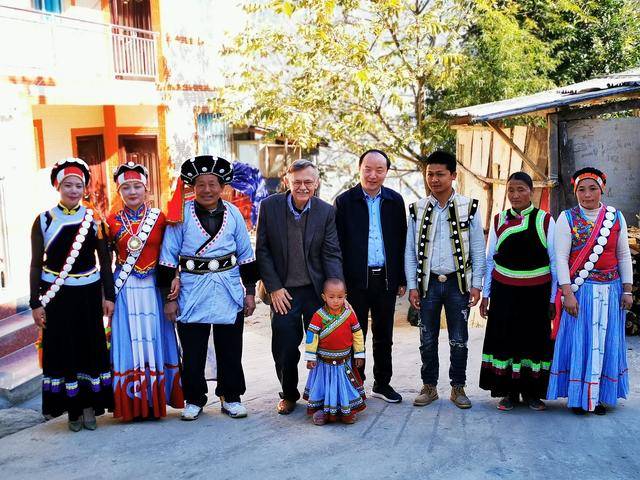 定居中国的美国教授潘维廉：中国远远领先<strong></p>
<p>群币交易平台</strong>，每次出国都感觉回到20年前