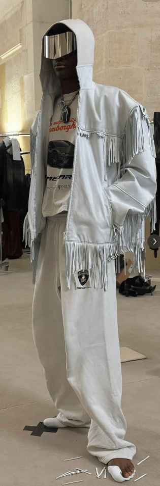 巴黎世家这鞋要卖1万多<strong></p>
<p>韶关交易中心服务平台</strong>？网友看傻：确定不是鞋垫？