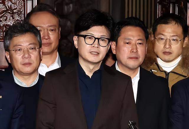 执政党捏着鼻子要“保尹”<strong></p>
<p>韶关交易中心服务平台</strong>，尹锡悦的总统宝座，将由8个人决定