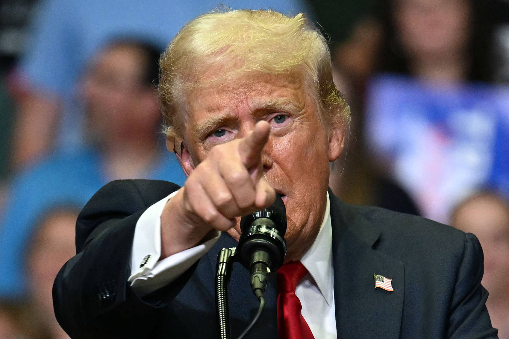 叙利亚央行被盗<strong></p>
<p>国内交易平台</strong>，总统府遭洗劫！特朗普发声了！美官员：美国将继续在叙利亚驻军