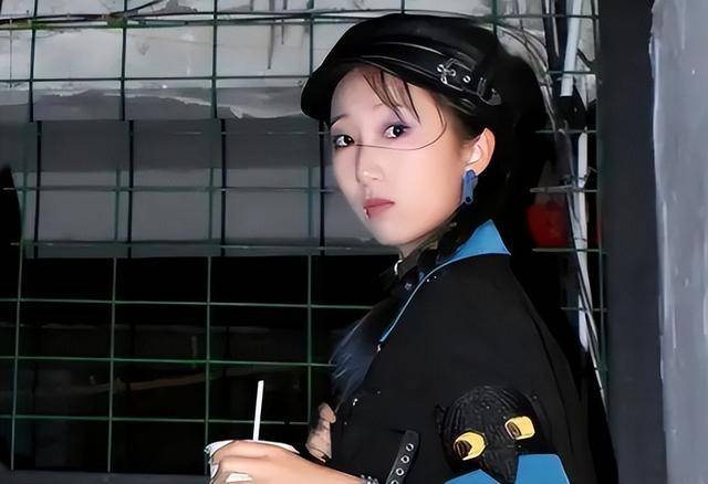 17岁少女神似林黛玉<strong></p>
<p>币币通交易平台</strong>，艺考惊艳评委，网友惊呼：陈晓旭重生！