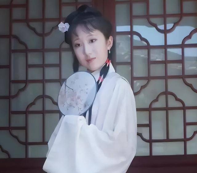 17岁少女神似林黛玉<strong></p>
<p>币币通交易平台</strong>，艺考惊艳评委，网友惊呼：陈晓旭重生！