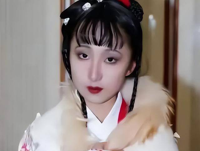 17岁少女神似林黛玉<strong></p>
<p>币币通交易平台</strong>，艺考惊艳评委，网友惊呼：陈晓旭重生！