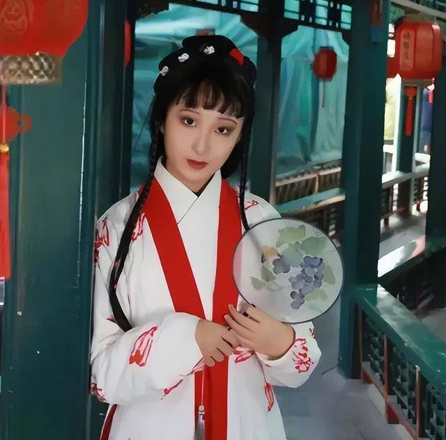 17岁少女神似林黛玉<strong></p>
<p>币币通交易平台</strong>，艺考惊艳评委，网友惊呼：陈晓旭重生！