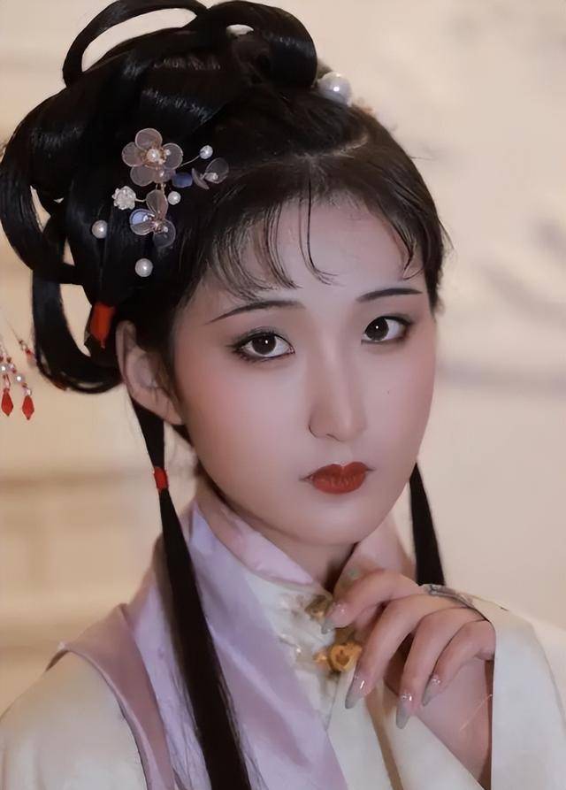 17岁少女神似林黛玉<strong></p>
<p>币币通交易平台</strong>，艺考惊艳评委，网友惊呼：陈晓旭重生！