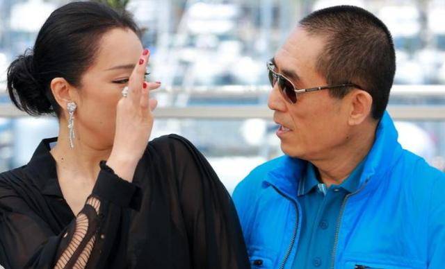 陈婷现实长什么样？路人镜头才是“照妖镜”<strong></p>
<p>一个交易平台</strong>，突然理解张艺谋了