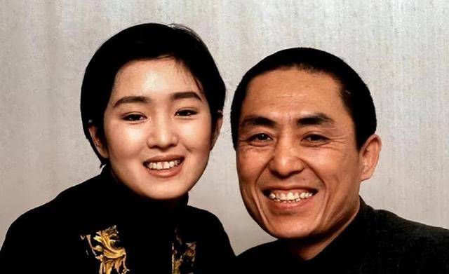 陈婷现实长什么样？路人镜头才是“照妖镜”<strong></p>
<p>一个交易平台</strong>，突然理解张艺谋了