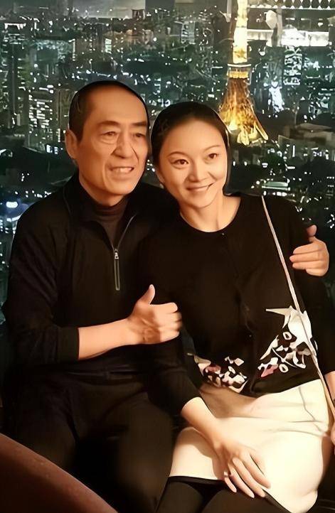 陈婷现实长什么样？路人镜头才是“照妖镜”<strong></p>
<p>一个交易平台</strong>，突然理解张艺谋了