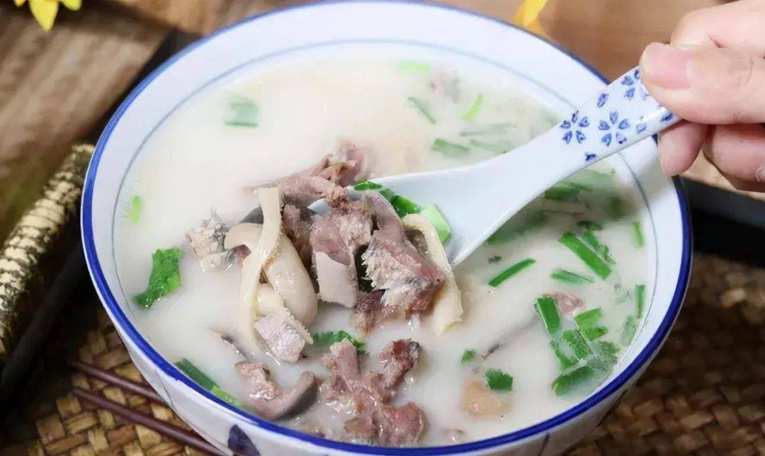 菏泽羊汤为啥奶白色<strong></p>
<p>一个交易平台</strong>？市场监管部门介入调查“信阳毛尖”商标权许可使用纠纷……