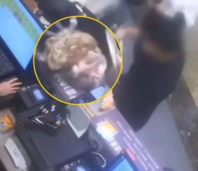 上海两女子吃159元自助<strong></p>
<p>币圈平台</strong>，偷偷“打包”近400元菜品