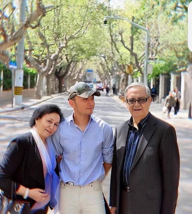 尼格买提：事业不顺<strong></p>
<p>炒币正规平台</strong>，婚姻崩溃后，母亲又身患重病，人生将如何？