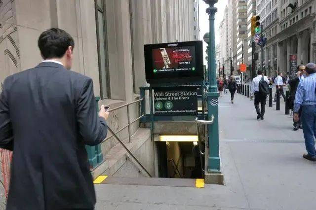 广州出现“超迷你”地铁口<strong></p>
<p>中币网交易平台合法吗</strong>，仅容两人并排走