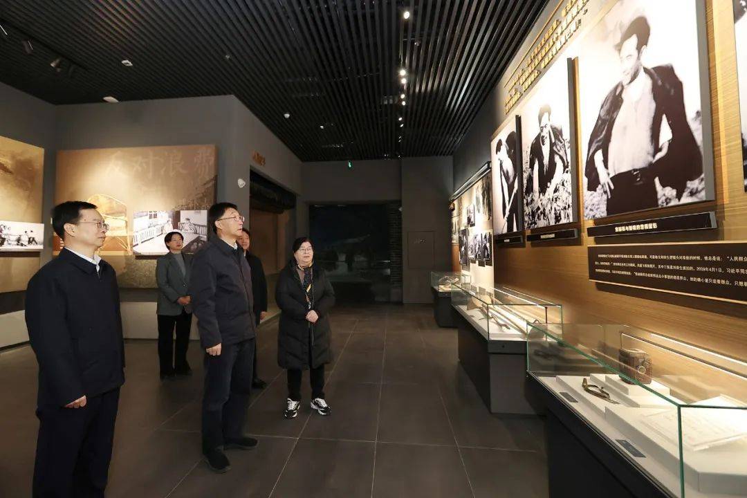 履新后首日<strong></p>
<p>中币网交易平台合法吗</strong>，刘宁到兰考县调研