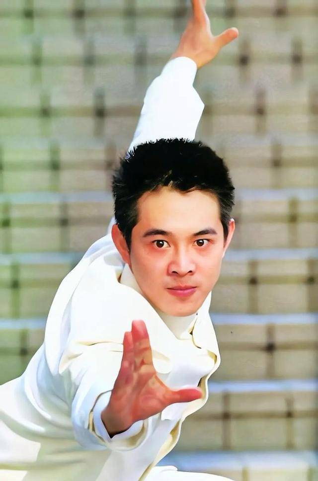 李连杰:后事一切从简<strong></p>
<p>数字虚拟资产货币交易平台</strong>，不用立碑也不用办丧事，树葬海葬都可以