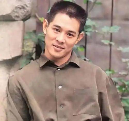 李连杰:后事一切从简<strong></p>
<p>数字虚拟资产货币交易平台</strong>，不用立碑也不用办丧事，树葬海葬都可以