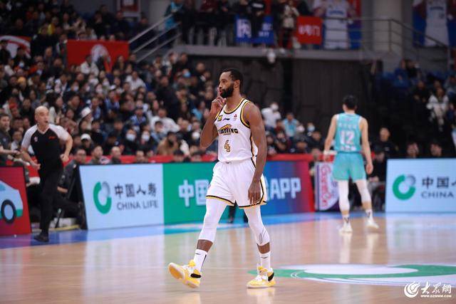 热血沸腾！青岛男篮最后三分钟14-0绝地翻盘<strong></p>
<p>交易服务平台</strong>，队史首次单赛季双杀辽宁