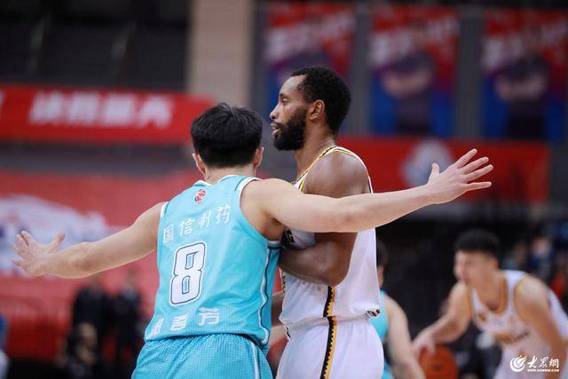 热血沸腾！青岛男篮最后三分钟14-0绝地翻盘<strong></p>
<p>交易服务平台</strong>，队史首次单赛季双杀辽宁