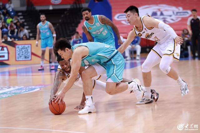 热血沸腾！青岛男篮最后三分钟14-0绝地翻盘<strong></p>
<p>交易服务平台</strong>，队史首次单赛季双杀辽宁