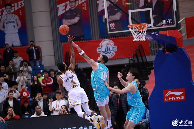 热血沸腾！青岛男篮最后三分钟14-0绝地翻盘<strong></p>
<p>交易服务平台</strong>，队史首次单赛季双杀辽宁