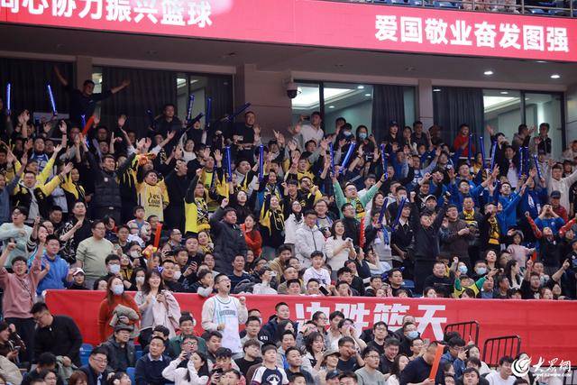 热血沸腾！青岛男篮最后三分钟14-0绝地翻盘<strong></p>
<p>交易服务平台</strong>，队史首次单赛季双杀辽宁