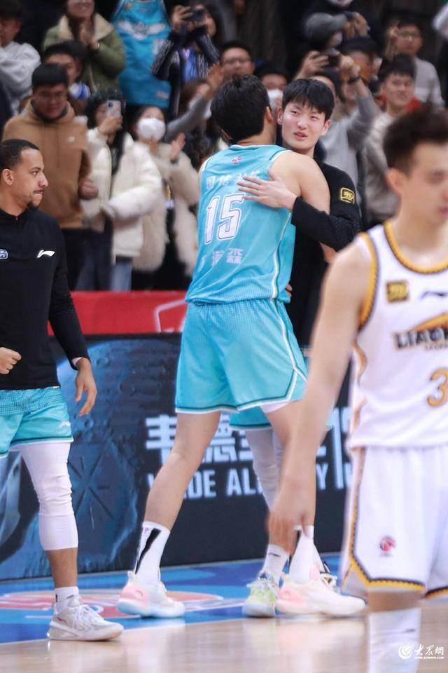热血沸腾！青岛男篮最后三分钟14-0绝地翻盘<strong></p>
<p>交易服务平台</strong>，队史首次单赛季双杀辽宁