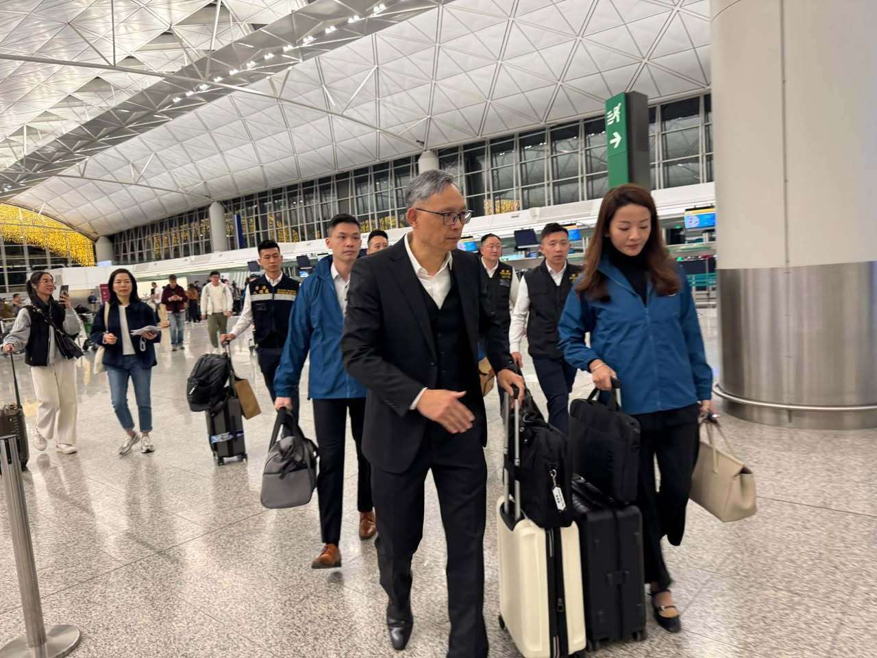 仍有12名港人被困缅甸<strong></p>
<p>交易服务平台</strong>，香港派专责小组前往泰国跟进