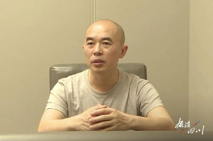 “落马”局长余沁阳：每到天黑<strong></p>
<p>币安交易平台app</strong>，就将赃款运到“黄金屋”…