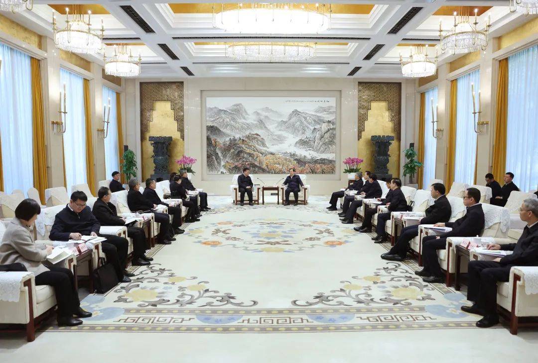 王忠林李殿勋与长江水利委员会主任刘冬顺座谈