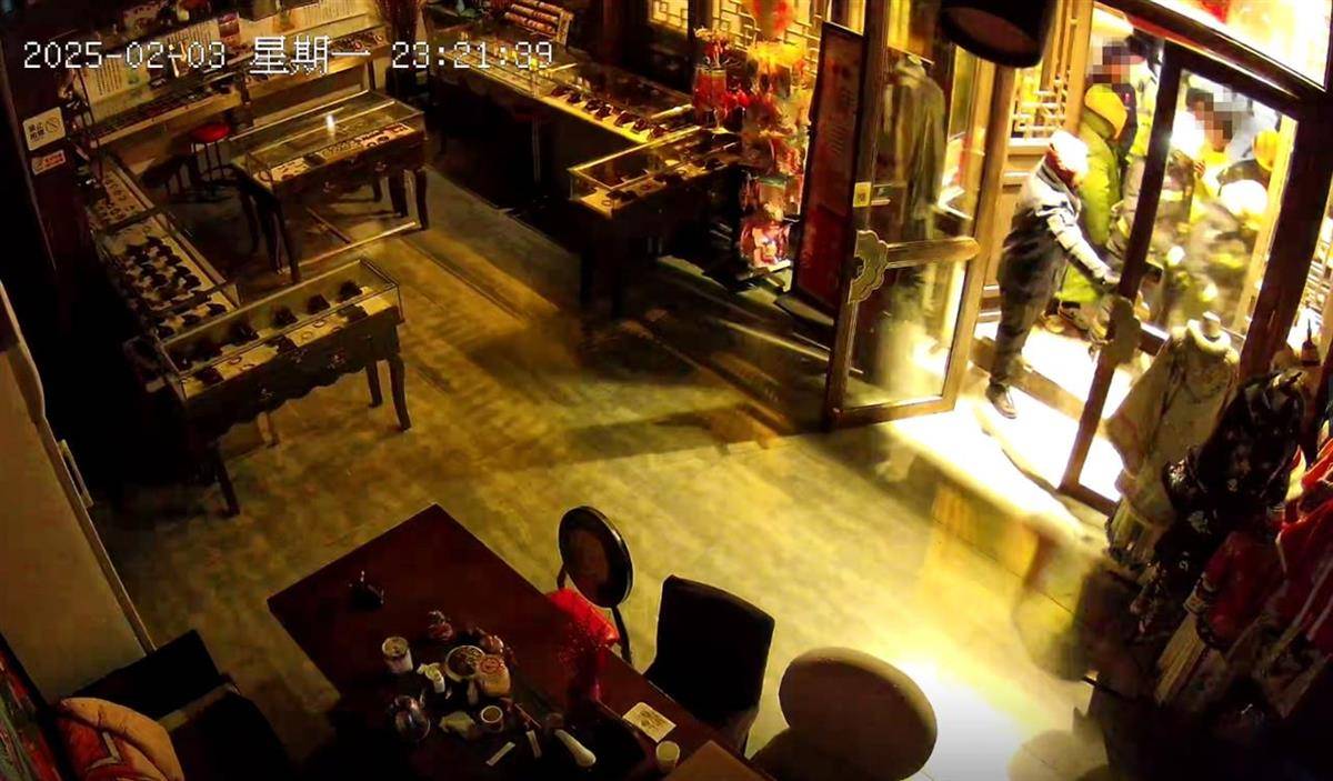 大同官方核查“店铺被撬锁开灯”事件<strong></p>
<p>数字加密货币交易平台</strong>,律师:撬锁入室涉嫌违法,且滥用行政权力