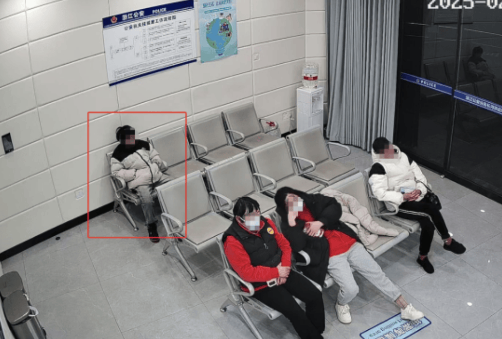 “我赌博了<strong></p>
<p>金元币交易平台</strong>，钱都输光了！”深夜，杭州小伙报警自首求戒赌瘾