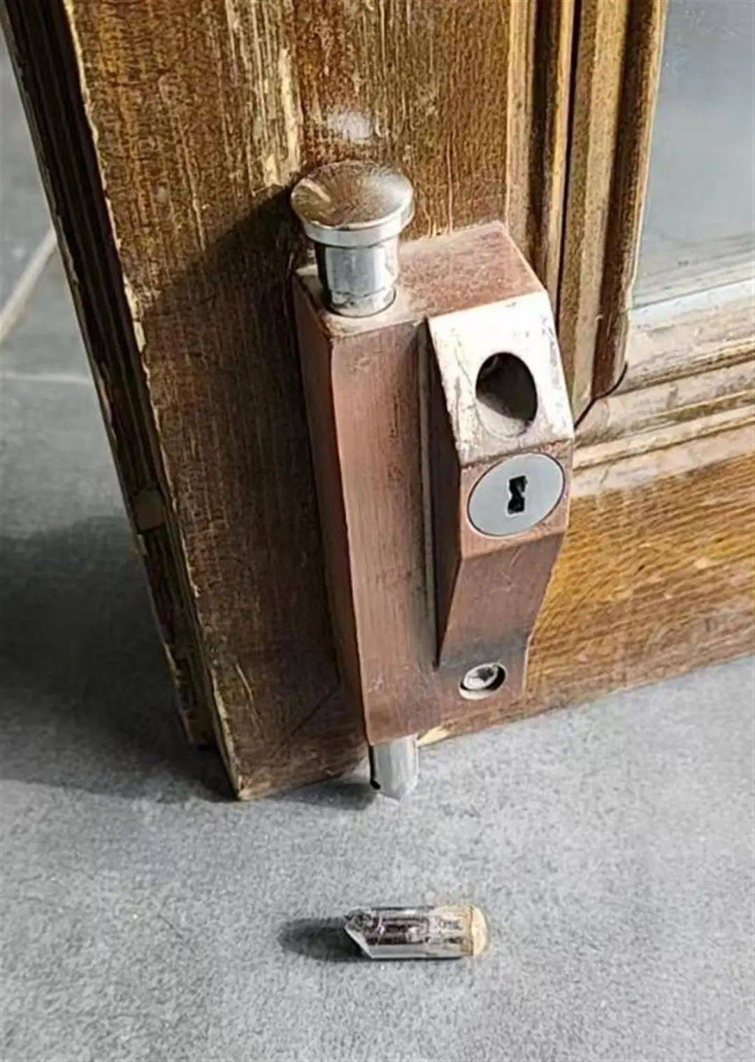 店铺因未按要求彻夜亮灯被撬锁开灯<strong></p>
<p>金元币交易平台</strong>，官方回应