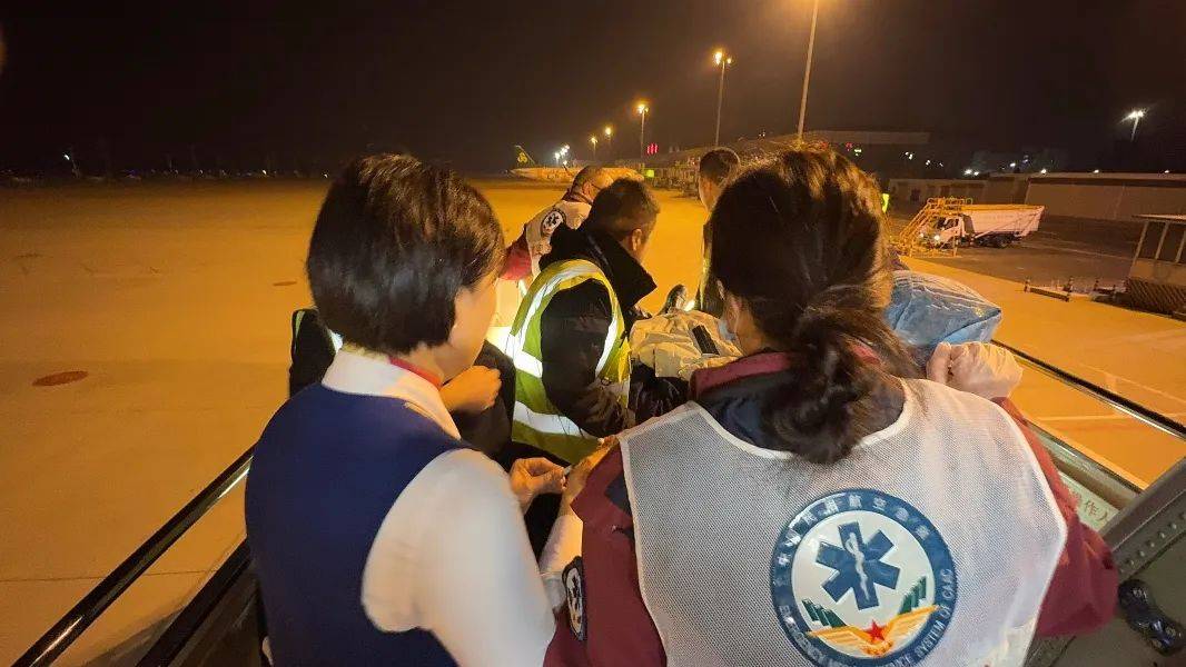 事发昨日凌晨<strong></p>
<p>电力交易中心平台</strong>！飞往沈阳的“CZ6304”紧急备降