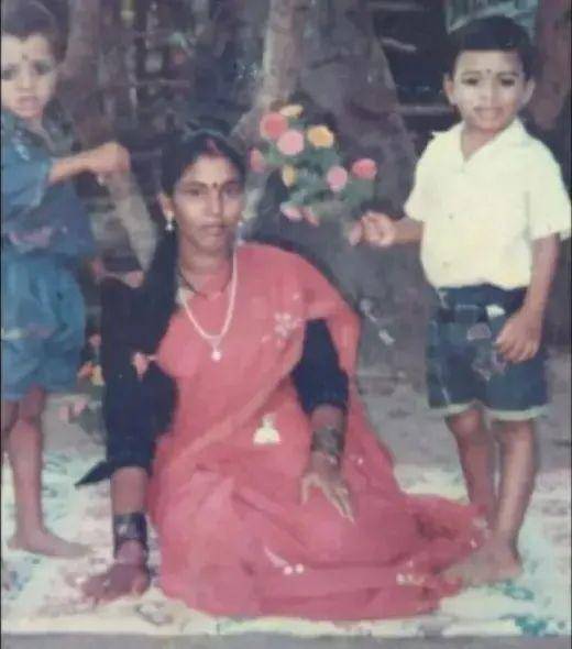 曝光12亿贪腐案<strong></p>
<p>币信交易平台</strong>，印度记者惨死化粪池