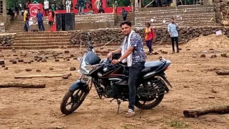 曝光12亿贪腐案<strong></p>
<p>币信交易平台</strong>，印度记者惨死化粪池