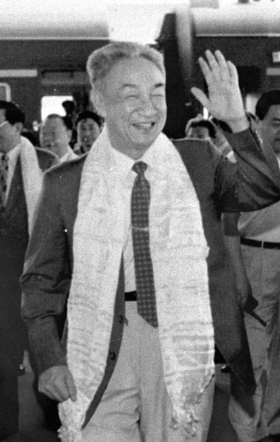 邹家华同志生平照片