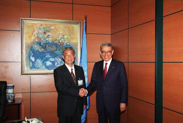 邹家华同志生平照片