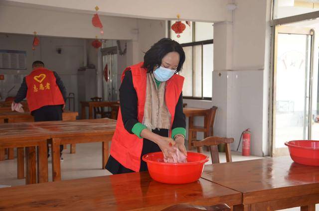 “会”声绘色丨专访周口市人大代表薛华杰：多管齐下 为 “少年的<strong></p>
<p>三大交易平台</strong>他” 撑起保护伞