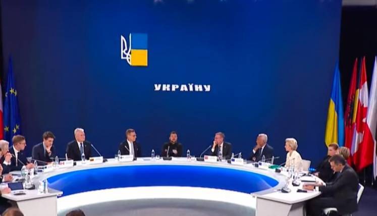 冯德莱恩：在俄乌就长期和平达成协议前 谈论取消对俄制裁为时尚早