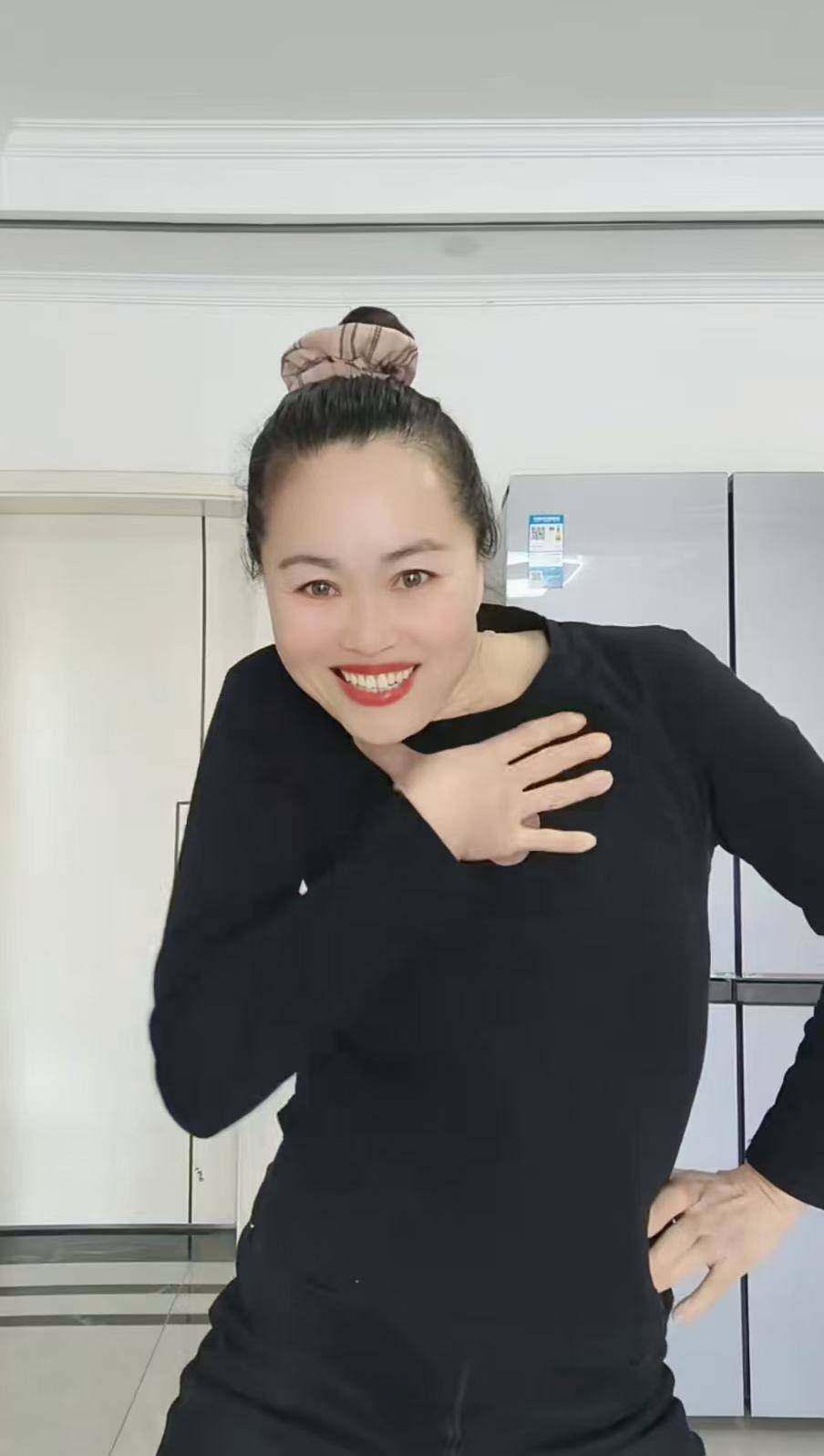 河南52岁阿姨跳“断头舞”走红：一开始是好奇<strong></p>
<p>加密货币交易平台排名</strong>，要技巧才有感觉，真不是特效！