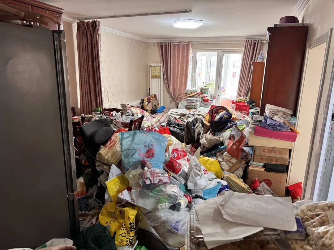 退休金超9000<strong></p>
<p>买卖交易平台有哪些</strong>，91岁老人家中却“垃圾成山”！原因心酸