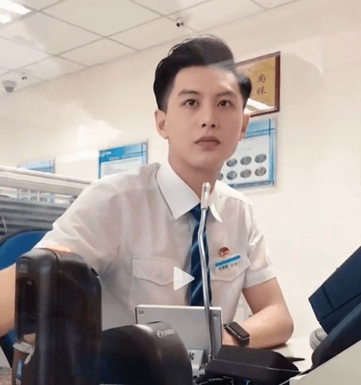 “顶流”演员被曝出轨塌房<strong></p>
<p>平台交易</strong>！于正紧急换角！