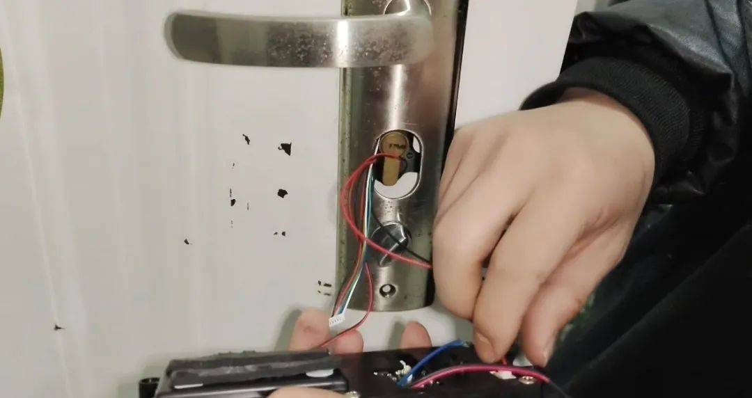 这室友靠谱！长沙一学生花80元为宿舍自制指纹锁：从小喜欢捣鼓<strong></p>
<p>bjex交易平台</strong>，做出来感觉特别爽