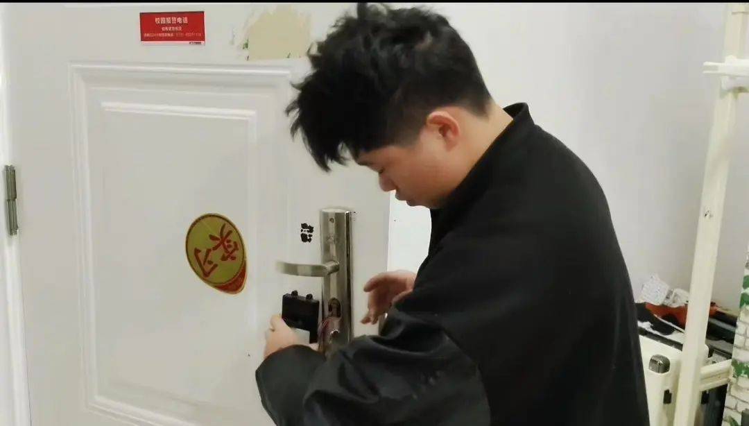 这室友靠谱！长沙一学生花80元为宿舍自制指纹锁：从小喜欢捣鼓<strong></p>
<p>bjex交易平台</strong>，做出来感觉特别爽