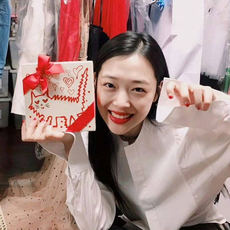 金赛纶、辉星、具荷拉、雪莉……韩国娱乐圈为何命案频发<strong></p>
<p>交易所平台</strong>？